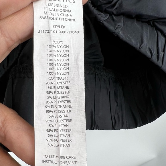 Fabletics Ziva Half Zip Pullover Windbreaker Jacket Black Sz Medium. - Picture 7 of 7